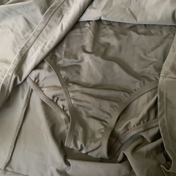 Swimsuits for All Swim 365 Laser Cut Off The Shoulder Swim Dress‎ Black Size 26 - Picture 11 of 15